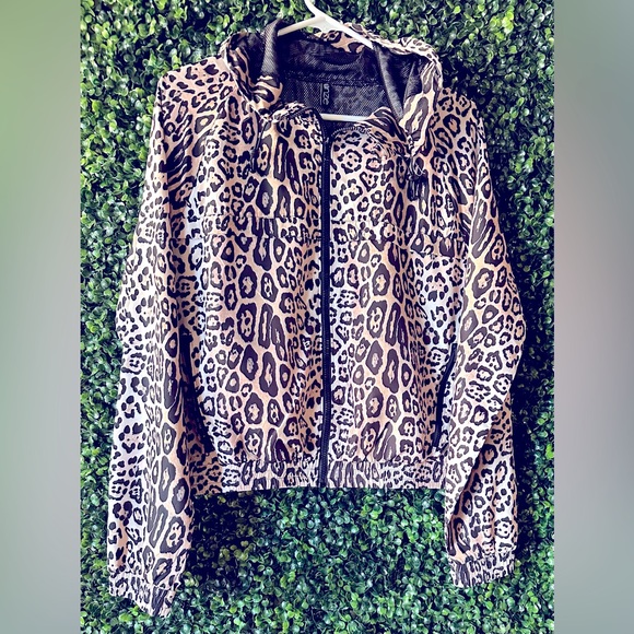 Leopard Long Sleeve Hooded Bomber Jacket w/ Pockets - Picture 2 of 6